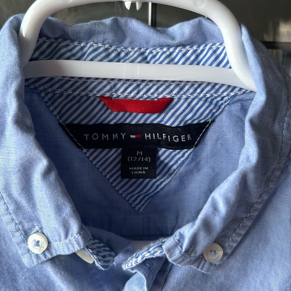 Tommy Hilfiger button down - Picture 3 of 6